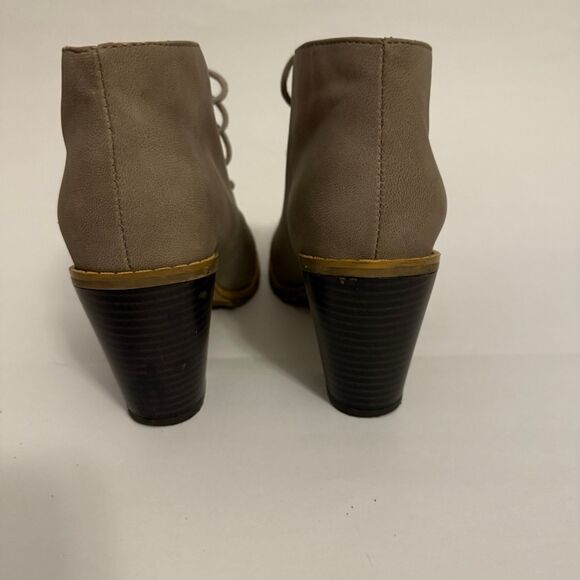 Restricted Taupe Lace-Up Ankle Booties Block Heel Women's Size 6 - Picture 6 of 9